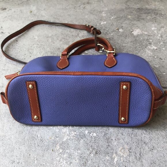 Dooney & Burke pebble grain bitsy bag - Picture 3 of 9